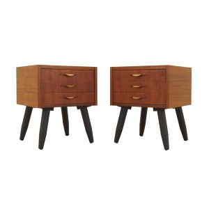 Pair of Danish teak veneer bedside chests of drawers with carved handles, 1960s